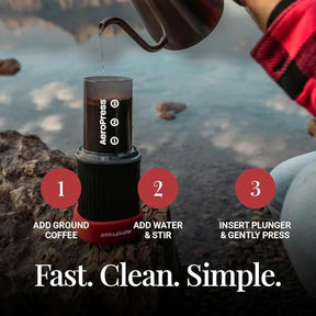 AeroPress Go Reise-Kaffeepressen-Set – 3-in-1-Brühmethode kombiniert French Press, Pourover und Espresso – Vollmundiger Kaffee ohne Körnigkeit oder Bitterkeit – Kleine tragbare Kaffeemaschine für Camping und Reisen