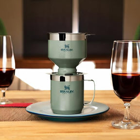 Stanley Perfect Brew Pour Over Set mit Campingbecher – wiederverwendbarer Filter – BPA-frei – leicht zu reinigende Kaffeemaschine aus Edelstahl – Hammertone Green