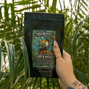 Bones Coffee Company World Tour Probepaket-Geschenkset, mittelstark gerösteter Kaffee aus ganzen Bohnen, aromatisierte Kaffeebohnen mit niedrigem Säuregehalt (4 oz, 5er-Pack)