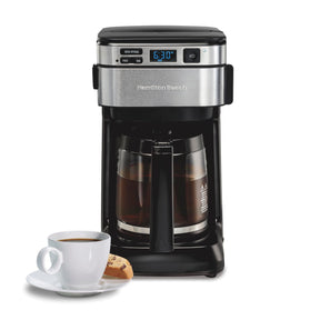 Hamilton Beach Programmierbare Kaffeemaschine, 12 Tassen, Frontzugriff, einfaches Befüllen, Pause und Servieren, 3 Brühoptionen, Schwarz (46310)