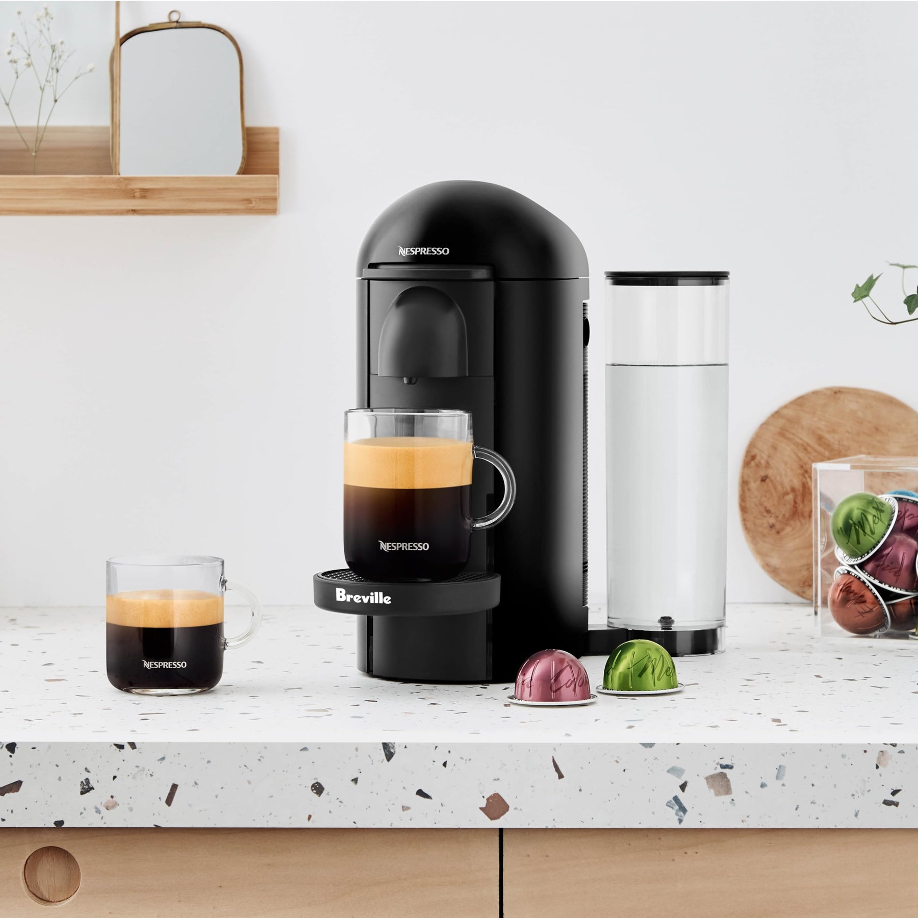 Nespresso Vertuo Plus Kaffee- und Espressomaschine von Breville, Tintenschwarz