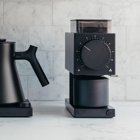 Fellow Gen 2 Ode Brew Grinder – Elektrische Kaffeemühle mit Mahlwerk und 31 Einstellungen für Filterkaffee, French Press und Cold Brew – Geringer Platzbedarf – Mattschwarz