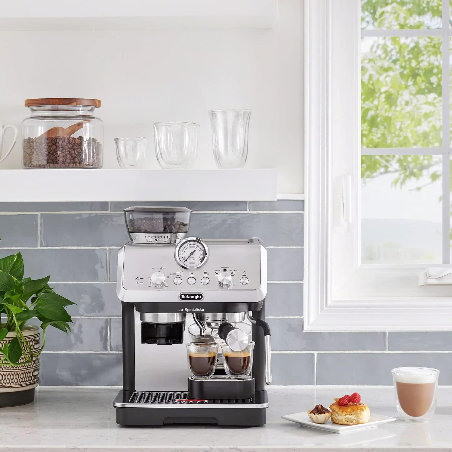 De'Longhi La Specialista Espressomaschine mit Mahlwerk, Milchaufschäumer, 1450 W, Barista-Set – Kaffee- und Cappuccinomaschine mit Bohnenbehälter, Edelstahl, Schwarz