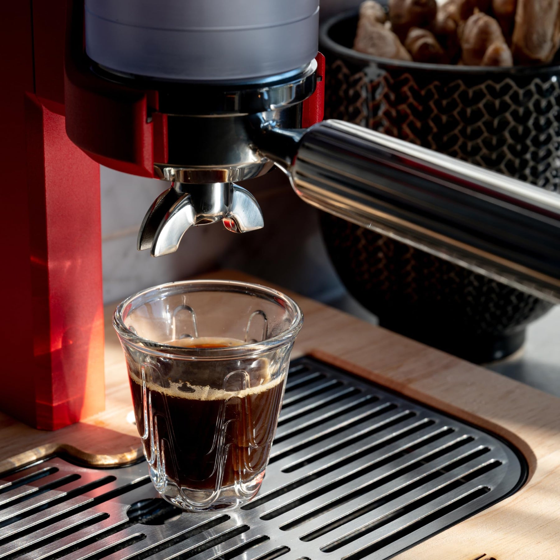 SUPERKOP Espresso- und Kaffeemaschine, manuelles Espresso-Werkzeug und -Maschine – tragbar, wartungsfrei, stilvolles Retro-Design, für gewerbliche und private Zwecke – 18 g Espresso-Kapazität, nicht elektrisch – Rot