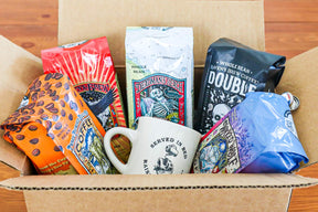 Raven's Brew Whole Bean Variety Pack - 3 köstliche Geschmacksrichtungen - Wicked Wolf, Three Peckered Billy Goat und Deadman's Reach - je 12 oz