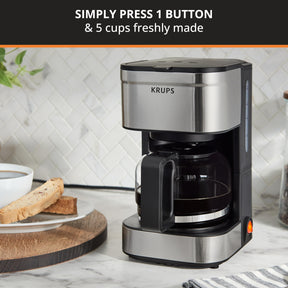 KRUPS シンプルブリュー コンパクト 5カップ コーヒーメーカー: ステンレススチールデザイン、一時停止&amp;抽出機能、保温機能、再利用可能なフィルター、滴り落ちないカラフェで朝の淹れものが簡単にでき、お手入れも簡単