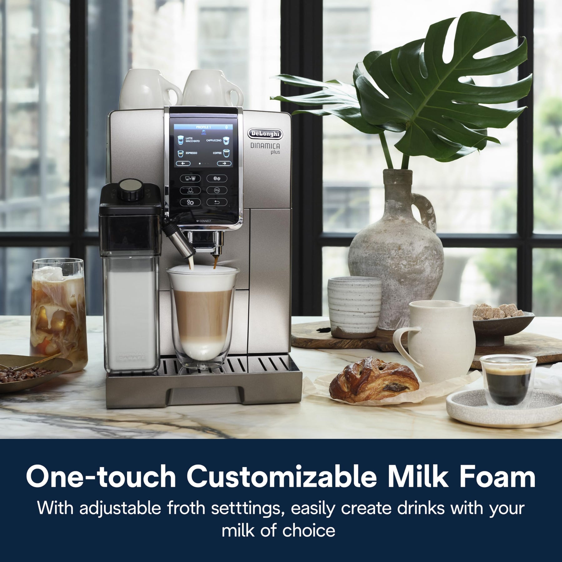 De'Longhi Dinamica Plus コネクテッド エスプレッソ &amp; コーヒー マシン、自動ミルク泡立て器、ワンタッチ ラテ、カプチーノ、カラー タッチ ディスプレイ付き、ECAM37095TI